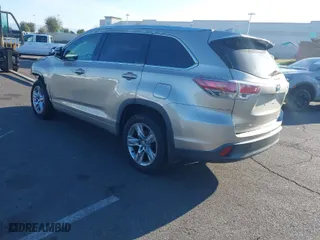 2015 Toyota Highlander Limited with VIN 5TDDKRFH0FS160639, listed as a IAAI auction lot 41448573 with 109,018 mi miles. Bid and sale history available at carsss.com. Image 3.