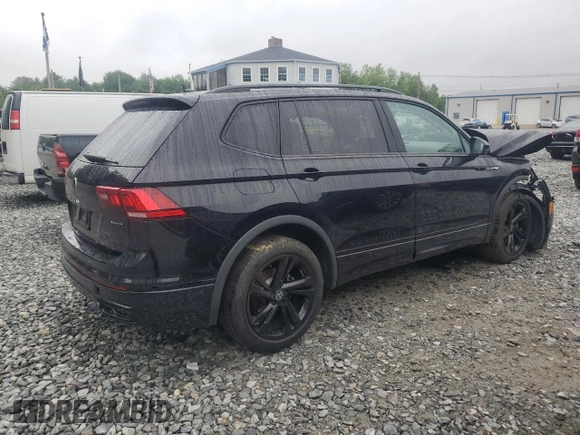 2024 Volkswagen Tiguan SE R-Line Black with VIN 3VV8B7AXXRM124760, listed as a Copart auction lot 59147895 with 9,261 mi miles and Salvage title. Bid and sale history available at DreamBid. Image 3.