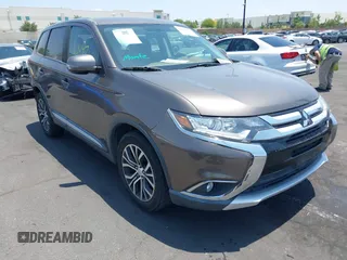 2017 Mitsubishi Outlander SE z VIN JA4AD3A32HZ040522, wystawiony jako IAAI lot #42444446 z przebiegiem 62 842 mil mil oraz . Historia ofert i sprzedaży dostępna na DreamBid. Obrazek 1.