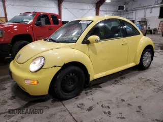 2004 Volkswagen New Beetle Coupe GL with VIN 3VWBK31C74M414664, listed as a Copart auction lot 46487855 with 104,561 mi miles and Salvage Title. Bid and sale history available at carsss.com. Image 1.