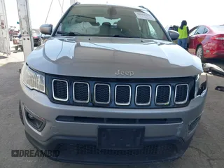 2019 Jeep Compass Altitude z VIN 3C4NJCBB7KT833187, wystawiony jako IAAI lot #41852079 z przebiegiem 73 949 mil mil oraz . Historia ofert i sprzedaży dostępna na DreamBid. Obrazek 12.