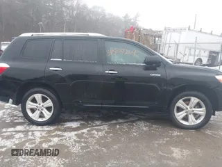 2009 Toyota Highlander Limited z VIN JTEES42A492138750, wystawiony jako IAAI lot #41504264 z przebiegiem 165 369 mil mil oraz . Historia ofert i sprzedaży dostępna na DreamBid. Obrazek 13.