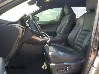 2019 Lexus NX 300 z VIN JTJYARBZ8K2131763, wystawiony jako Copart lot #55987425 z przebiegiem 110 619 mil mil oraz Szkody całkowita. Historia ofert i sprzedaży dostępna na DreamBid. Obrazek 7.