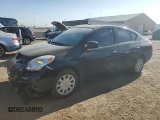 2013 Nissan Versa S with VIN 3N1CN7AP1DL885503, listed as a Copart auction lot 61206045 with 111,638 mi miles and Salvage title. Bid and sale history available at DreamBid. Image 1.