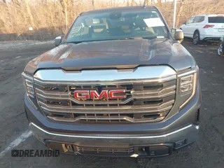 2023 GMC Sierra 1500 SLT z VIN 3GTUUDE89PG263119, wystawiony jako IAAI lot #41455629 z przebiegiem 25 629 mil mil oraz . Historia ofert i sprzedaży dostępna na DreamBid. Obrazek 12.