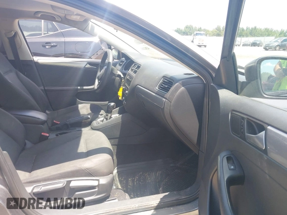 2015 Volkswagen Jetta SE with VIN 3VWD17AJ1FM237596, listed as a IAAI auction lot 42821848 with 172,633 mi miles and . Bid and sale history available at DreamBid. Image 5.