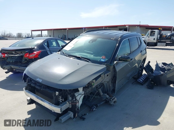 2022 Jeep Compass Limited z VIN 3C4NJDCB5NT136643, wystawiony jako IAAI lot #41737326 z przebiegiem 24 806 mil mil oraz . Historia ofert i sprzedaży dostępna na DreamBid. Obrazek 6.