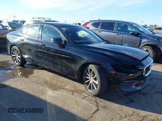 2019 Volvo S60 Momentum with VIN 7JRA22TK0KG013107, listed as a IAAI auction lot 41646660 with 29,461 mi miles. Bid and sale history available at carsss.com. Image 1.