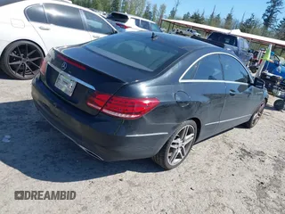 2014 Mercedes-Benz E 350 с VIN WDDKJ5KB8EF247908, выставлен на аукционе IAAI как лот 41916727 с пробегом 179 762 миль миль и . История ставок и продаж доступна на DreamBid. Изображение 4.