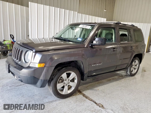 2015 Jeep Patriot Latitude with VIN 1C4NJPFB5FD263798, listed as a Copart auction lot 59739195 with 61,927 mi miles and Clean title. Bid and sale history available at DreamBid. Image 1.