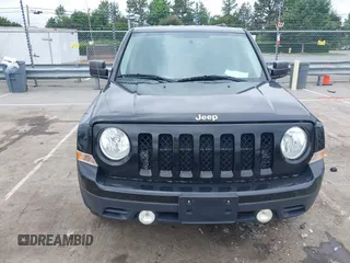 2017 Jeep Patriot Sport z VIN 1C4NJPBA3HD102608, wystawiony jako IAAI lot #42346928 z przebiegiem 149 438 mil mil oraz . Historia ofert i sprzedaży dostępna na DreamBid. Obrazek 6.