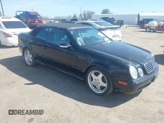 2000 Mercedes-Benz CLK 320/430 z VIN WDBLK70G6YT047491, wystawiony jako IAAI lot #41826331 z przebiegiem 142 180 mil mil oraz . Historia ofert i sprzedaży dostępna na DreamBid. Obrazek 1.