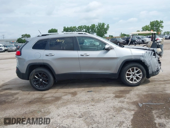 2017 Jeep Cherokee Latitude z VIN 1C4PJMCB0HW632246, wystawiony jako IAAI lot #42529014 z przebiegiem 267 091 mil mil oraz . Historia ofert i sprzedaży dostępna na DreamBid. Obrazek 13.