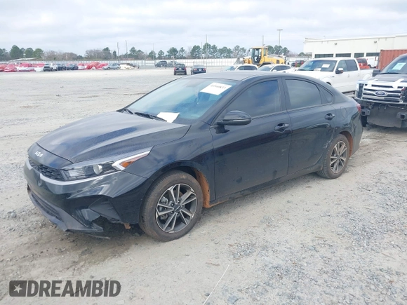 2023 Kia Forte LXS z VIN 3KPF24AD4PE627976, wystawiony jako IAAI lot #41540833 z przebiegiem 18 748 mil mil oraz . Historia ofert i sprzedaży dostępna na DreamBid. Obrazek 17.