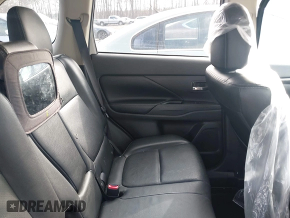 2016 Mitsubishi Outlander GT z VIN JA4JZ4AXXGZ010676, wystawiony jako IAAI lot #41527681 z przebiegiem 71 866 mil mil oraz . Historia ofert i sprzedaży dostępna na DreamBid. Obrazek 8.