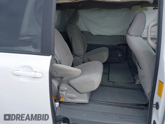 2011 Toyota Sienna LE with VIN 5TDJK3DC7BS029435, listed as a IAAI auction lot 41801955 with 1 mi miles. Bid and sale history available at carsss.com. Image 8.