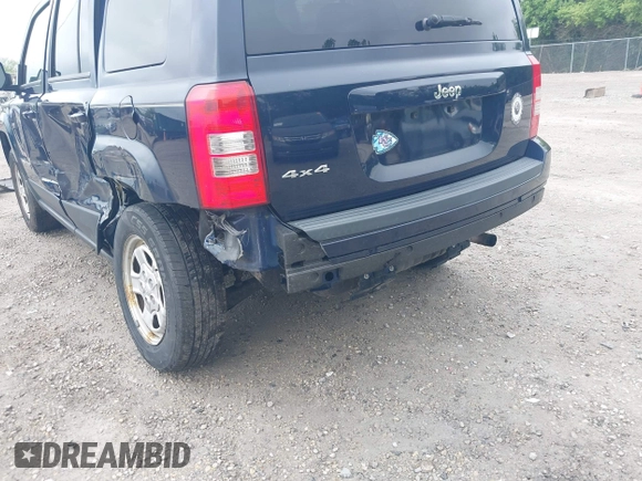 2016 Jeep Patriot Sport z VIN 1C4NJRBB1GD520524, wystawiony jako IAAI lot #42351998 z przebiegiem 200 210 mil mil oraz . Historia ofert i sprzedaży dostępna na DreamBid. Obrazek 18.