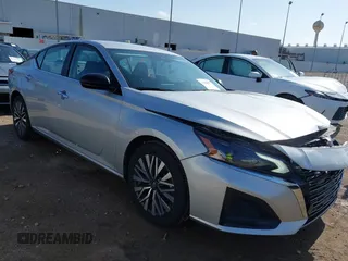 2024 Nissan Altima SV z VIN 1N4BL4DV6RN360313, wystawiony jako IAAI lot #42380837 z przebiegiem 44 189 mil mil oraz . Historia ofert i sprzedaży dostępna na DreamBid. Obrazek 1.