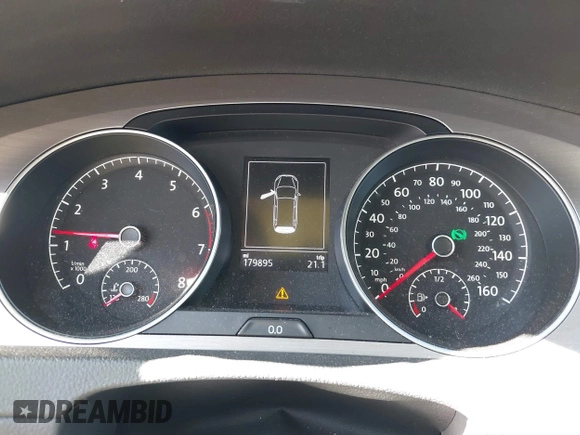 2017 Volkswagen Golf S z VIN 3VWC17AU6HM501548, wystawiony jako IAAI lot #41724754 z przebiegiem 179 895 mil mil oraz . Historia ofert i sprzedaży dostępna na DreamBid. Obrazek 7.