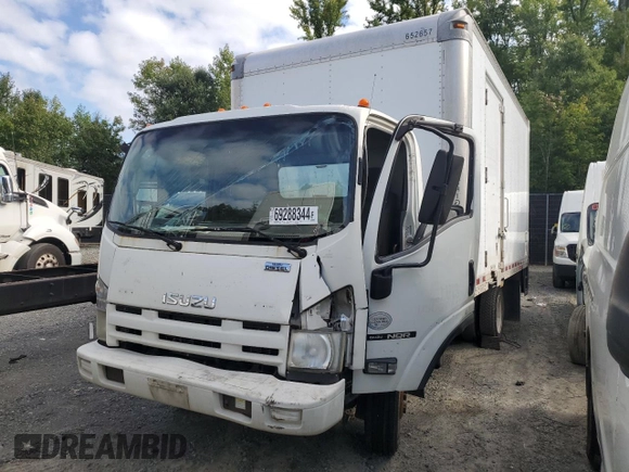 2013 Isuzu NQR IBT z VIN JALE5W165D7900031, wystawiony jako Copart lot #69288344 z przebiegiem Nie podano mil oraz Szkoda całkowita • Salvage title. Historia ofert i sprzedaży dostępna na DreamBid. Obrazek 2.