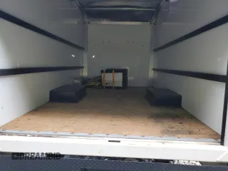 2022 GMC Savana z VIN 1GDY7RFP0N1253727, wystawiony jako Copart lot #67495794 z przebiegiem 23 303 mil mil oraz Szkody całkowita. Historia ofert i sprzedaży dostępna na DreamBid. Obrazek 10.