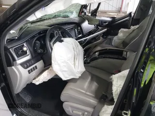 2019 Toyota Highlander SE z VIN 5TDJZRFH2KS594988, wystawiony jako IAAI lot #42106954 z przebiegiem 53 369 mil mil oraz . Historia ofert i sprzedaży dostępna na DreamBid. Obrazek 5.
