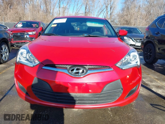 2016 Hyundai Veloster z VIN KMHTC6AD1GU260219, wystawiony jako IAAI lot #41114806 z przebiegiem 128 000 mil mil oraz . Historia ofert i sprzedaży dostępna na DreamBid. Obrazek 13.