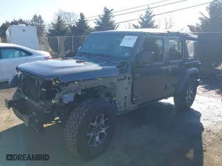 2018 Jeep Wrangler Unlimited Sport S with VIN 1C4HJXDG0JW166601, listed as a IAAI auction lot 41650217 with 30,319 mi miles. Bid and sale history available at carsss.com. Image 17.