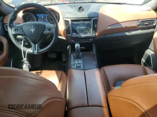 2019 Maserati Levante GranLusso z VIN ZN661XUL3KX316909, wystawiony jako Copart lot #54320185 z przebiegiem 110 882 mil mil oraz Tytuł czysty. Historia ofert i sprzedaży dostępna na DreamBid. Obrazek 8.