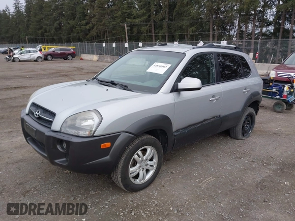2008 Hyundai Tucson SE with VIN KM8JN72D68U762845, listed as a IAAI auction lot 41839903 with 188,546 mi miles. Bid and sale history available at carsss.com. Image 2.