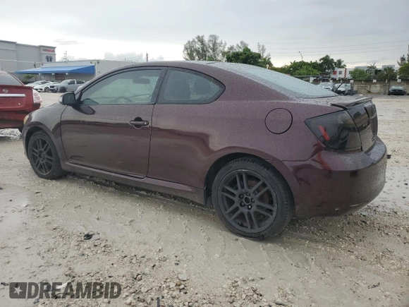 2010 Scion tC z VIN JTKDE3B79A0309636, wystawiony jako Copart lot #58693935 z przebiegiem 153 413 mil mil oraz Czysty tytuł • Clean title. Historia ofert i sprzedaży dostępna na DreamBid. Obrazek 2.