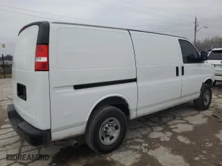 2021 Chevrolet Express Cargo Van with VIN 1GCWGAFP3M1265852, listed as a Copart auction lot 84198214 with 0 mi miles and Salvage Title. Bid and sale history available at carsss.com. Image 3.