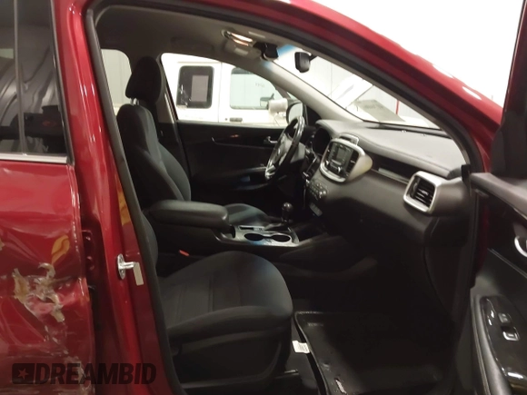 2016 Kia Sorento LX with VIN 5XYPGDA39GG162823, listed as a IAAI auction lot 41744061 with 95,195 mi miles. Bid and sale history available at carsss.com. Image 5.