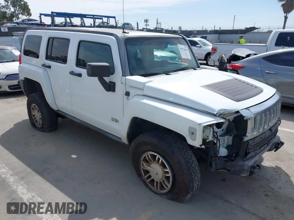 2006 Hummer H3 with VIN 5GTDN136X68330725, listed as a IAAI auction lot 41913649 with 171,522 mi miles. Bid and sale history available at carsss.com. Image 1.