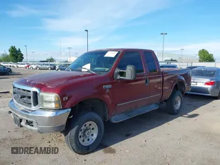 2000 Ford F-250 XL z VIN 1FTNX21L7YEC32700, wystawiony jako IAAI lot #42230855 z przebiegiem 195 662 mil mil oraz . Historia ofert i sprzedaży dostępna na DreamBid. Obrazek 2.