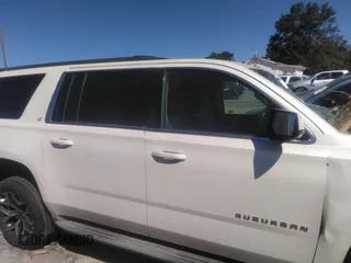 2015 Chevrolet Suburban LT with VIN 1GNSKJKC2FR193702, listed as a IAAI auction lot 40571845 with 1 mi miles. Bid and sale history available at carsss.com. Image 12.