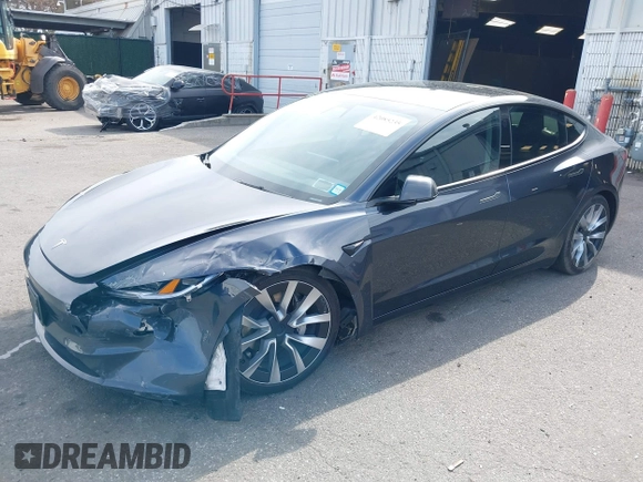 2024 Tesla Model 3 z VIN 5YJ3E1EA4RF742745, wystawiony jako IAAI lot #42085235 z przebiegiem 28 094 mil mil oraz . Historia ofert i sprzedaży dostępna na DreamBid. Obrazek 19.