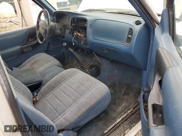 1997 Ford Ranger XLT z VIN 1FTCR10A3VUC22520, wystawiony jako Copart lot #81177974 z przebiegiem 393 990 mil mil oraz Szkoda całkowita • Salvage title. Historia ofert i sprzedaży dostępna na DreamBid. Obrazek 8.