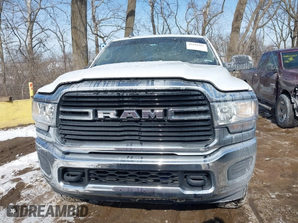 2019 Ram 2500 Big Horn with VIN 3C6UR5JL3KG537805, listed as a IAAI auction lot 41610861 with 207,343 mi miles. Bid and sale history available at carsss.com. Image 12.