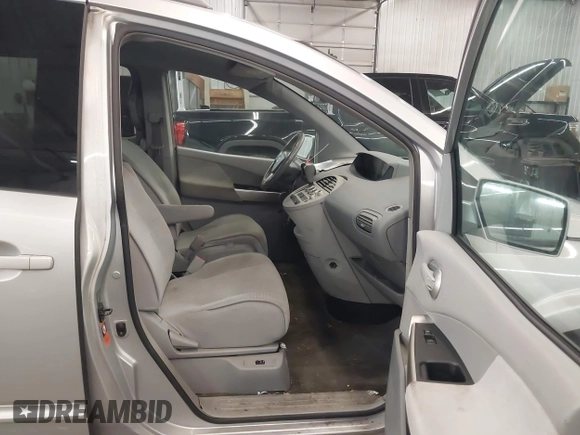 2004 Nissan Quest S with VIN 5N1BV28U34N343743, listed as a IAAI auction lot 42163624 with 105,900 mi miles. Bid and sale history available at carsss.com. Image 5.