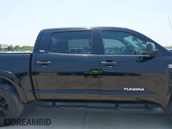 2013 Toyota Tundra z VIN 5TFDW5F15DX321719, wystawiony jako IAAI lot #42269647 z przebiegiem 174 242 mil mil oraz . Historia ofert i sprzedaży dostępna na DreamBid. Obrazek 13.