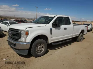 2020 Ford F-250 XL z VIN 1FT7X2B64LEC47102, wystawiony jako Copart lot #46455255 z przebiegiem 138 569 mil mil oraz Czysty tytuł • Clean title. Historia ofert i sprzedaży dostępna na DreamBid. Obrazek 1.