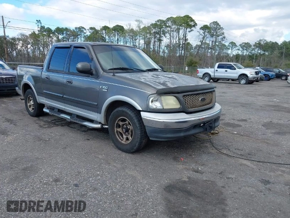 2003 Ford F-150 XLT with VIN 1FTRW07L13KA54535, listed as a IAAI auction lot 41766119 with 236,854 mi miles. Bid and sale history available at carsss.com. Image 1.