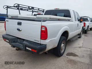 2016 Ford F-250 XLT z VIN 1FT7X2A66GEC26128, wystawiony jako IAAI lot #41552582 z przebiegiem 164 291 mil mil oraz . Historia ofert i sprzedaży dostępna na DreamBid. Obrazek 4.