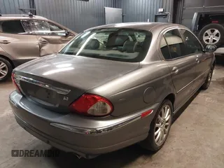 2007 Jaguar X-Type z VIN SAJWA51A37WJ17866, wystawiony jako IAAI lot #41536063 z przebiegiem 121 177 mil mil oraz . Historia ofert i sprzedaży dostępna na DreamBid. Obrazek 4.