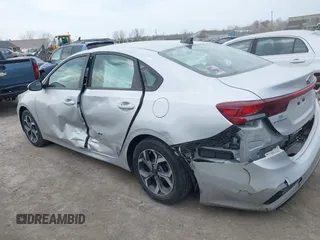 2019 Kia Forte LXS z VIN 3KPF24AD1KE006039, wystawiony jako IAAI lot #42076523 z przebiegiem 70 775 mil mil oraz . Historia ofert i sprzedaży dostępna na DreamBid. Obrazek 14.