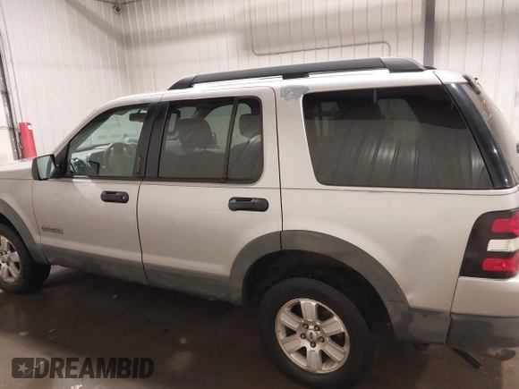 2006 Ford Explorer XLT с VIN 1FMEU73856UB59887, выставлен на аукционе IAAI как лот 41462046 с пробегом Не указан миль и . История ставок и продаж доступна на DreamBid. Изображение 14.