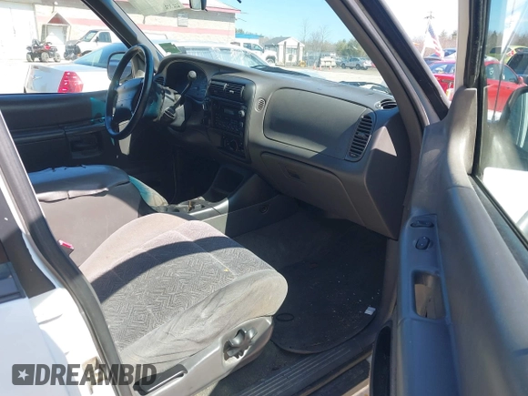 2001 Ford Explorer XLT с VIN 1FMZU73E91ZA04178, выставлен на аукционе IAAI как лот 41925686 с пробегом 202 302 миль миль и . История ставок и продаж доступна на DreamBid. Изображение 5.