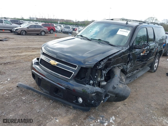 2013 Chevrolet Suburban LT with VIN 1GNSKJE70DR284785, listed as a IAAI auction lot 41838484 with 113,696 mi miles. Bid and sale history available at carsss.com. Image 6.