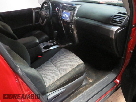 2022 Toyota 4Runner SR5 z VIN JTEEU5JR3N5268003, wystawiony jako Copart lot #69142364 z przebiegiem 42 059 mil mil oraz Szkoda całkowita • Salvage title. Historia ofert i sprzedaży dostępna na DreamBid. Obrazek 5.